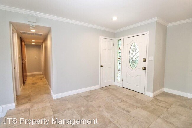 Building Photo - 3 br, 3 bath House - 3561 Ridgeview Drive