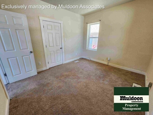 Foto del edificio - Great 2 bed 1 bath 1 car garage available now!