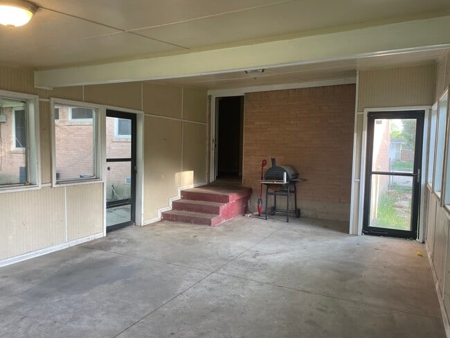 Photo - 430 Jolee St House