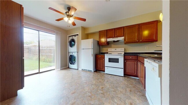 Building Photo - 307 Manuel Dr