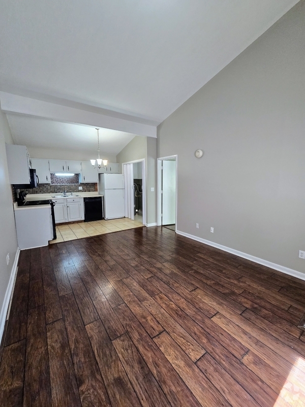 Building Photo - 3703 Squaw Valley Dr SW