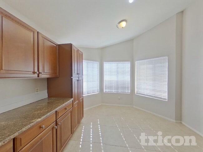 Foto del edificio - 1938 E Wagoner Rd