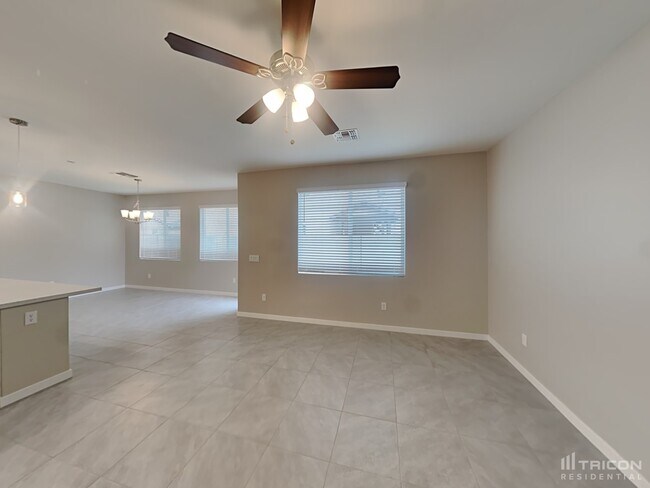 Foto del edificio - 1337 N Parkcrest