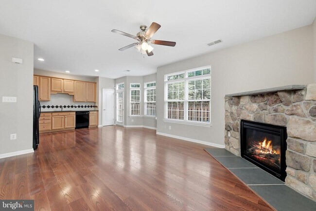 Foto del edificio - 300 Kintyre Ln