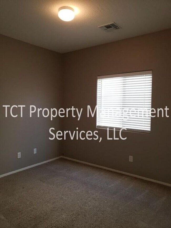 Low Maintenance and Move In Ready in Coolidge House for Rent in