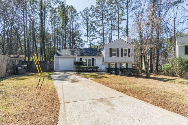 Foto del edificio - Welcome to this charming 3-bedroom, 2-bathroom home located in the desirable Alpharetta, GA.