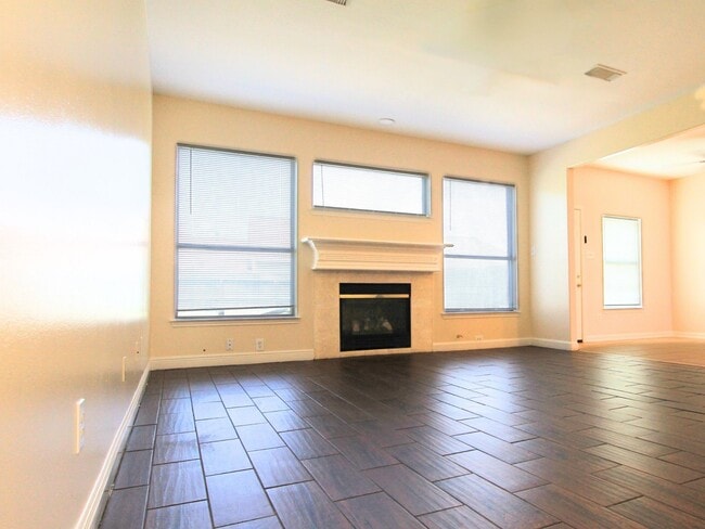 Building Photo - 203 Green Cedar Dr