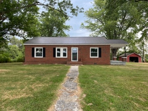 Building Photo - 1036 Blue Springs Rd Building Photo - 1036 Blue Springs Rd