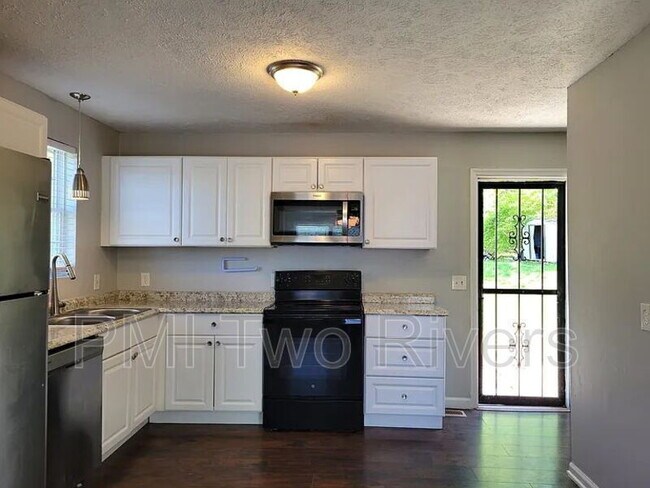 Building Photo - 135 Brenda Ln