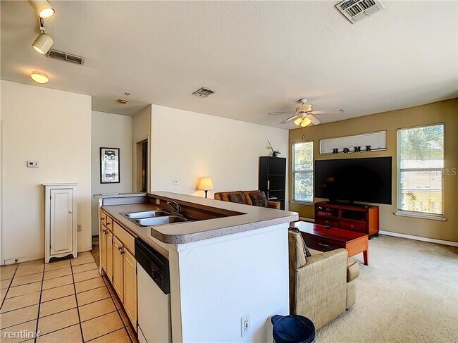 Building Photo - 1 br, 1 bath Condo - 8913 Legacy Ct