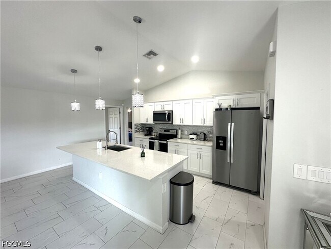 Foto del edificio - 3710 38th St SW