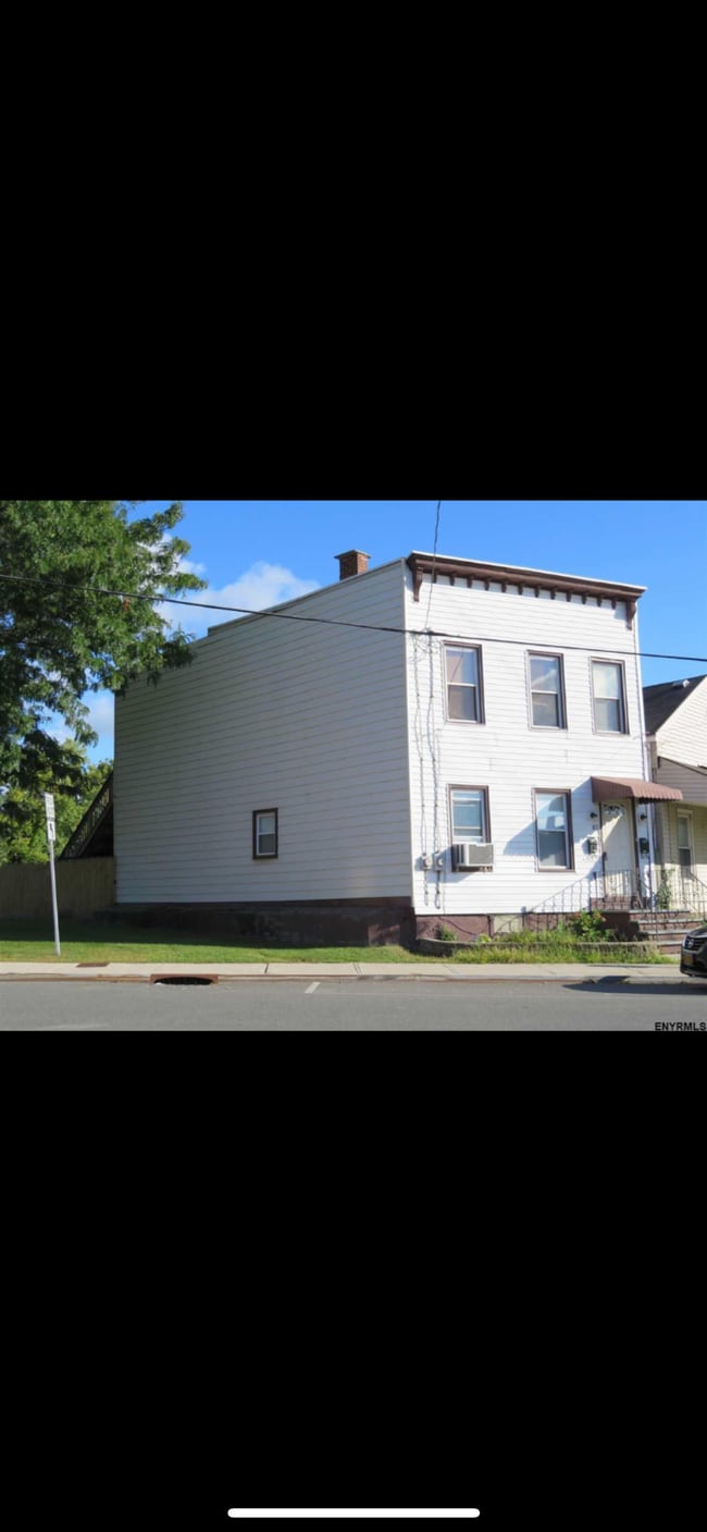 Building Photo - 81 Albany Ave