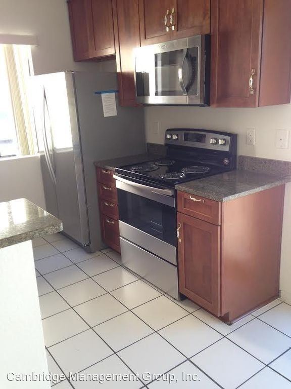Foto del edificio - 4255 Winona Ave