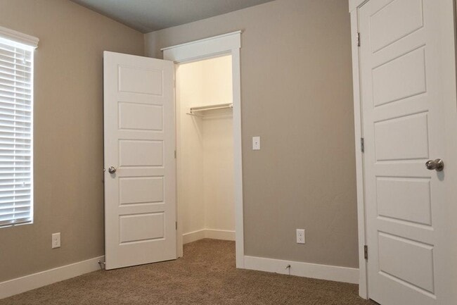 Building Photo - 13276 Long Creek Ln