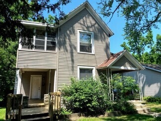 Building Photo - 1557-1559 Forrest Ave NE