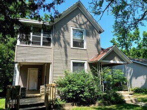 Building Photo - 1557-1559 Forrest Ave NE
