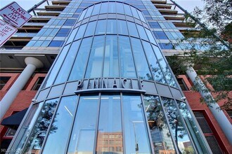 Building Photo - 701 W Lakeside Ave