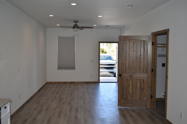 Foto del edificio - 316 Hatley Dr