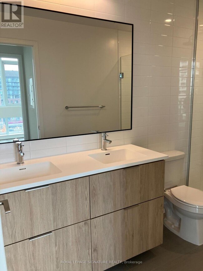 Building Photo - 25 Nicholas Ave