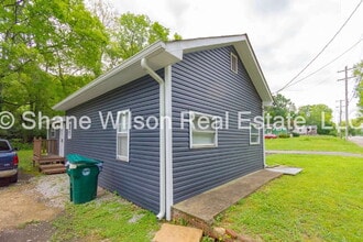 Building Photo - 2118 N Chamberlain Ave