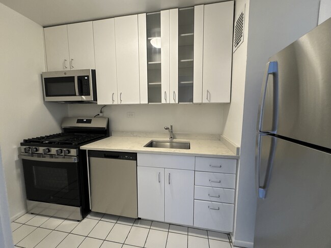 Foto del edificio - 218 E 50th St