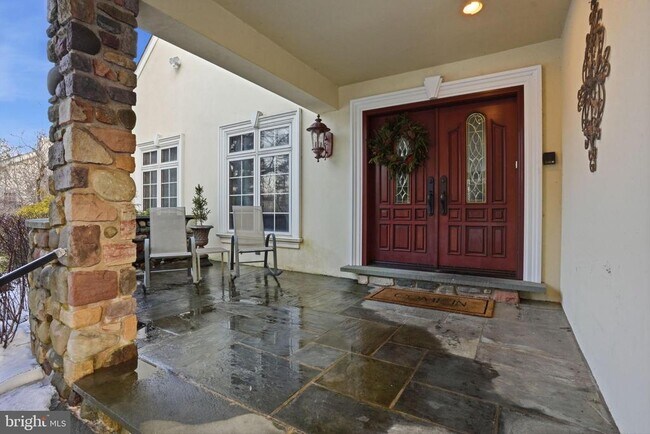 Foto del edificio - 244 Mathers Rd