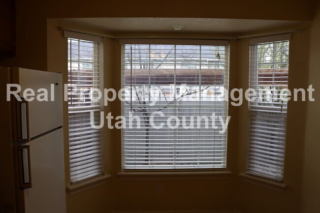 Foto del edificio - Short term Lease! Pet Friendly Townhome