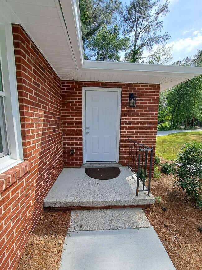 Foto del edificio - 1450-1452 Brentwood Drive
