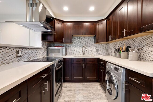 Foto del edificio - 11789 Montana Ave