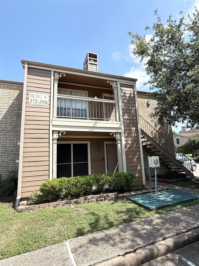 Foto del edificio - 1860 White Oak Dr