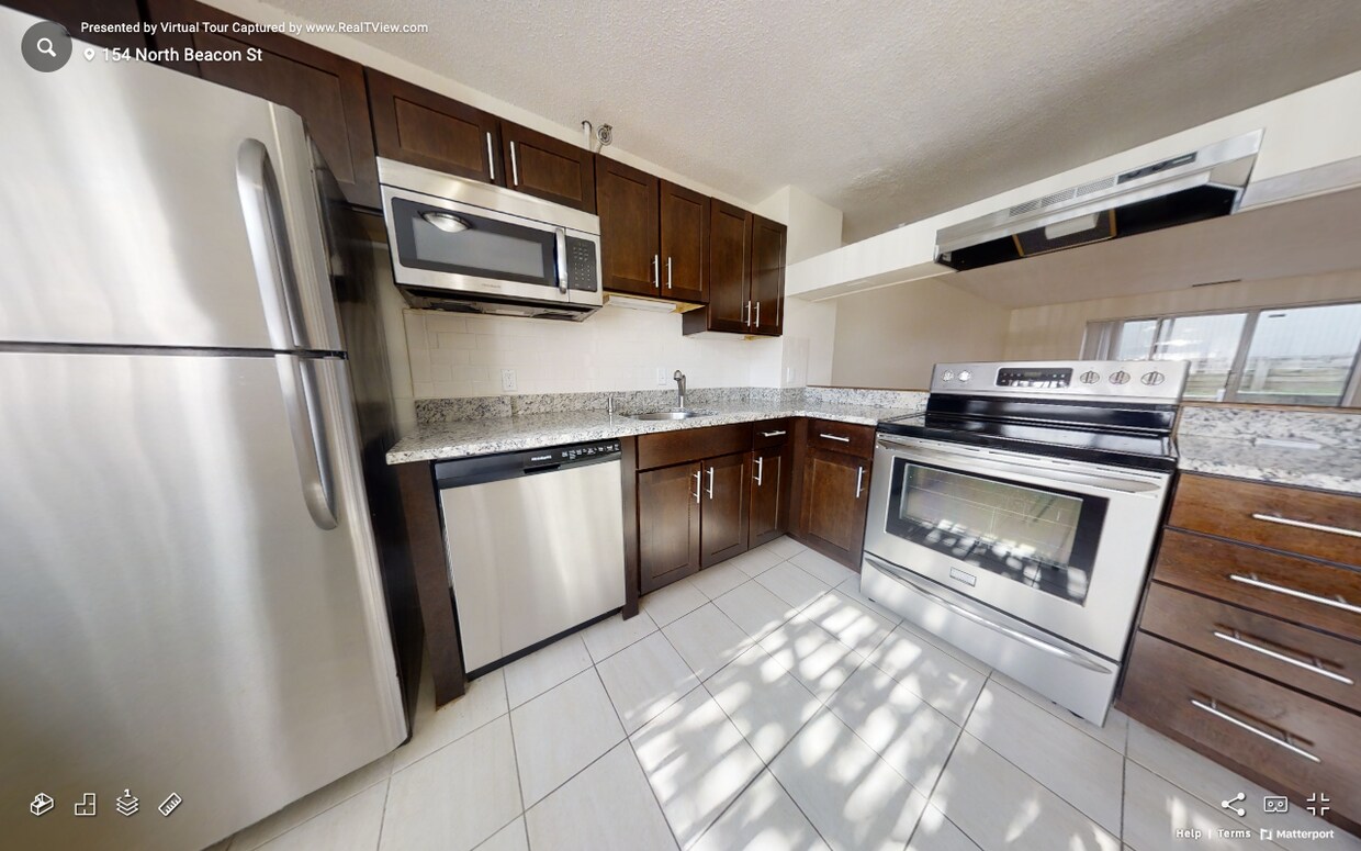 Primary Photo - 142 North Beacon St