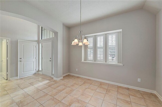 Foto del edificio - 15540 Creek Meadow Blvd N