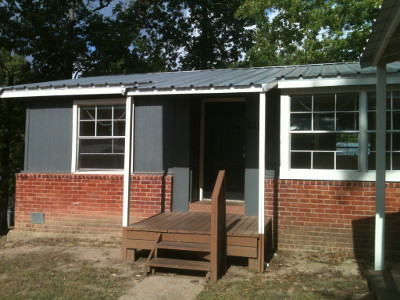 Building Photo - 402 Helen St