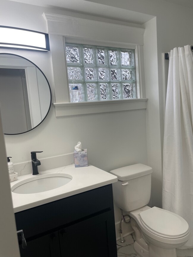 Foto del edificio - 803 McKinley Ave