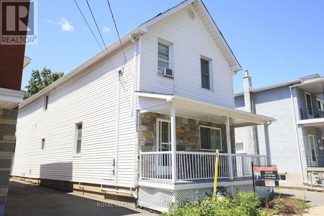 Building Photo - 296 Altha Ave