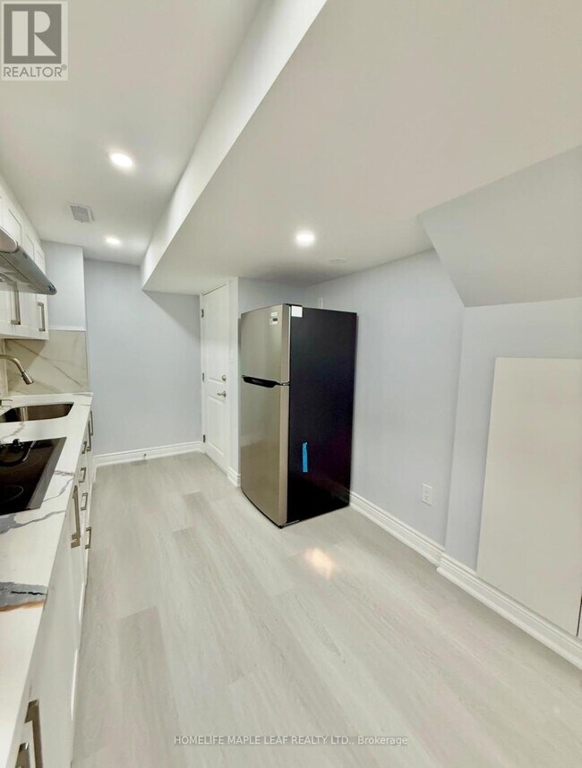 Building Photo - 67 Dolobram Trl