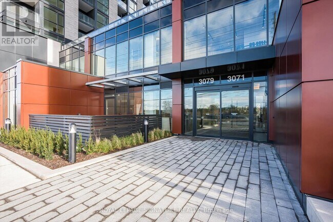 Photo du bâtiment - 3071 Trafalgar Rd