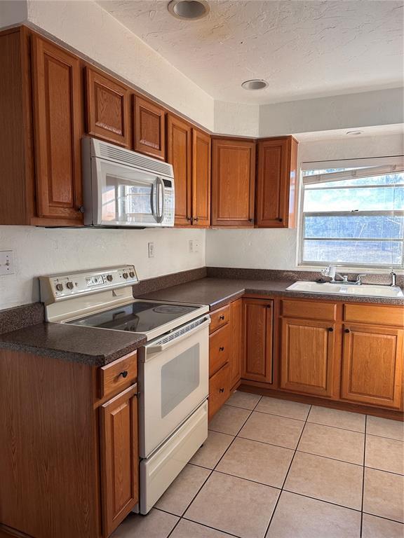 Building Photo - 4607 7th Ave W