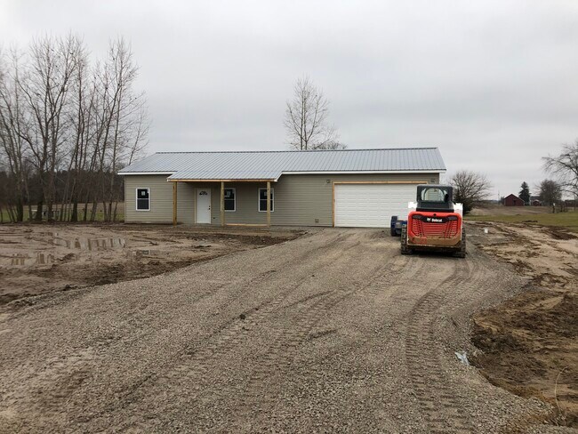 Building Photo - 4755 Holloway Rd