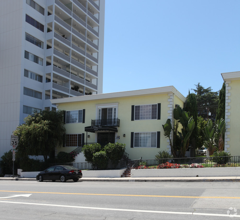 Primary Photo - Doheny Drive Apartments