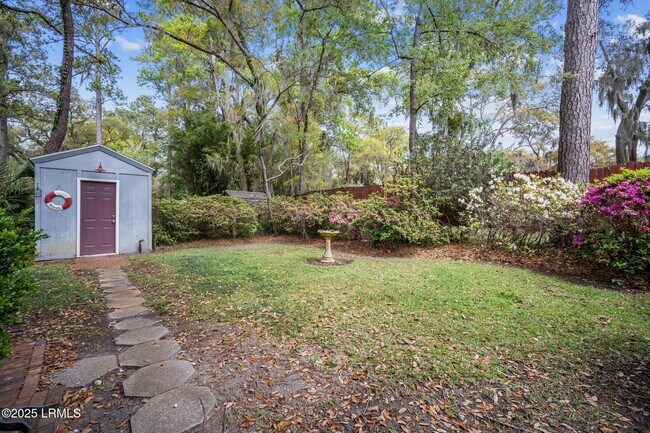 Foto del edificio - 2411 Acorn Hill Ave