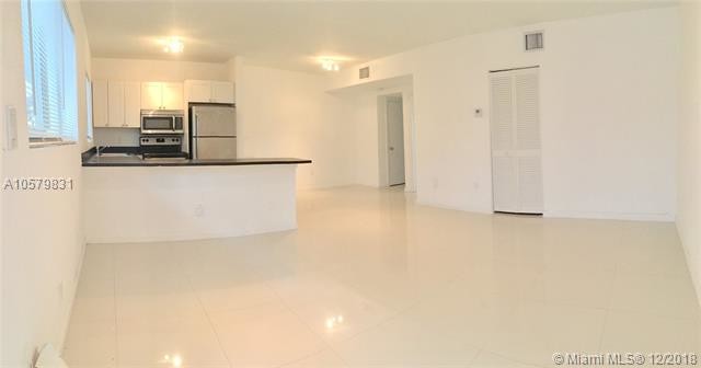 Building Photo - 8035 Crespi Blvd