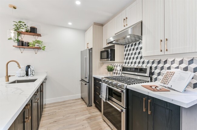Building Photo - 90 Tecumseth St.