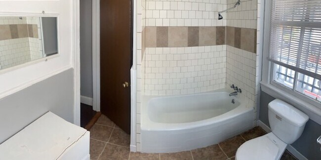 Foto del edificio - Charming Coming Street Retreat in the Heart of Historic Charleston