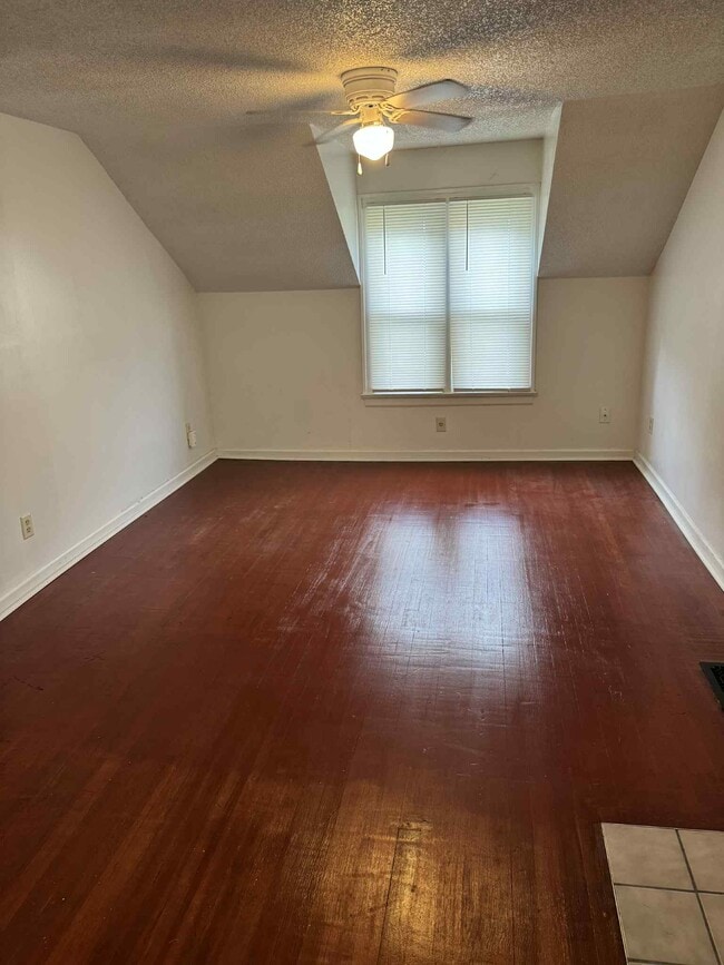Building Photo - 682 Beecher Ave