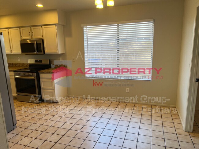 Foto del edificio - 7039 W Cameron Dr