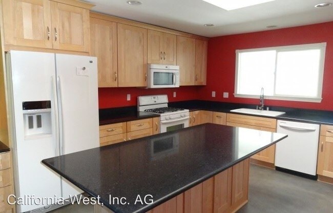 Building Photo - 4 br, 3 bath House - 6601 CAT CANYON