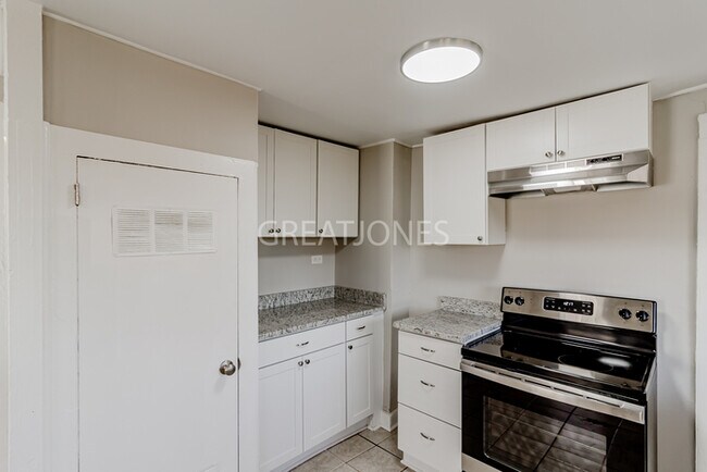 Foto del edificio - NOW OFFERING $250 OFF FIRST FULL MONTH IF ...