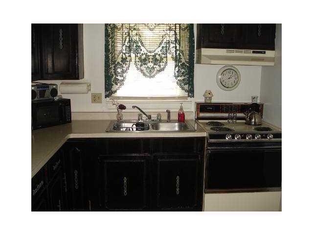 Kitchen - 98 Telegraph Rd