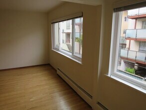 Building Photo - 2150 Cadboro Bay Rd